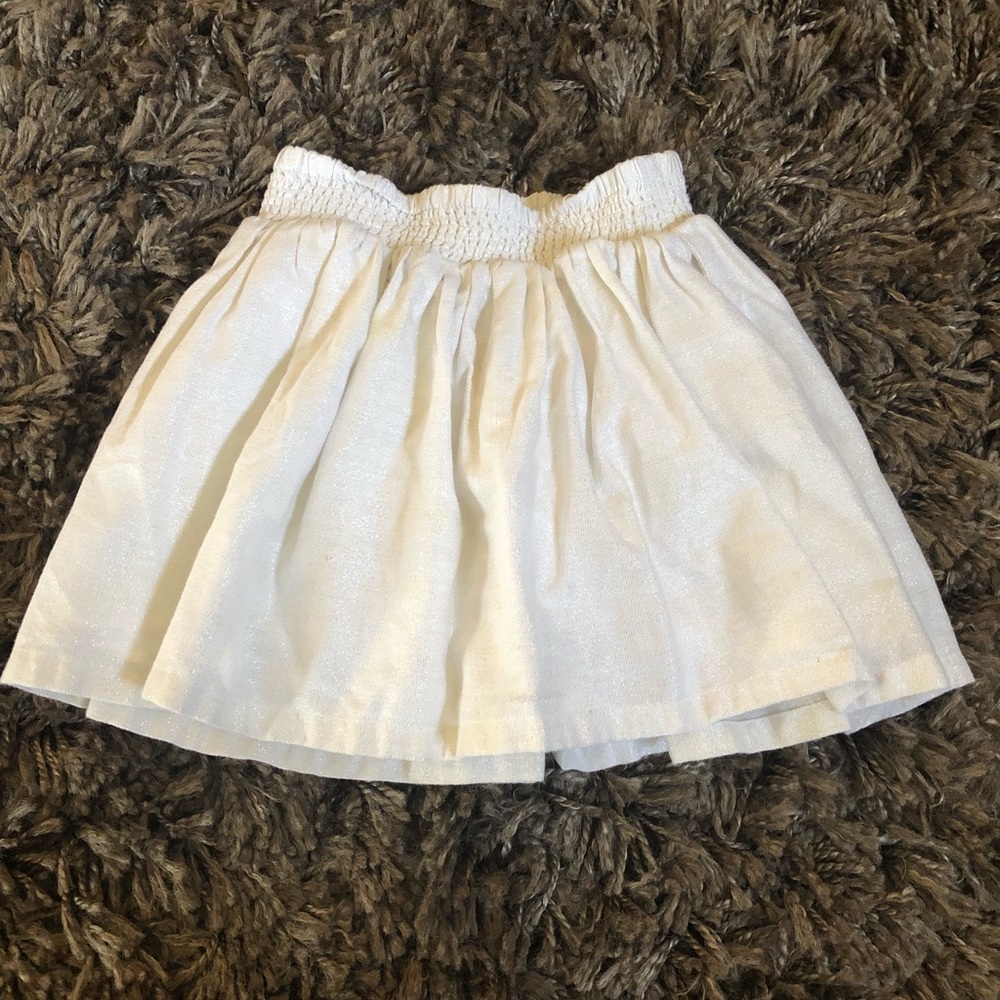 🛍Girls size 4T off white sparkly skirt🛍